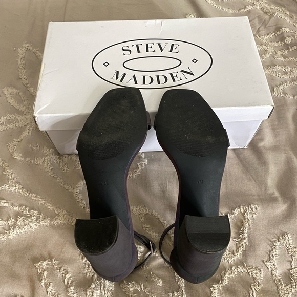 Steve Madden Delrey Metallic Heels - Picture 3 of 6